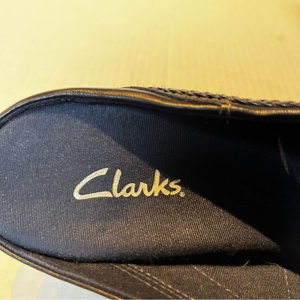 Clarks Women's Heeled Clogs Black 6 1/2M - Picture 6 of 9
